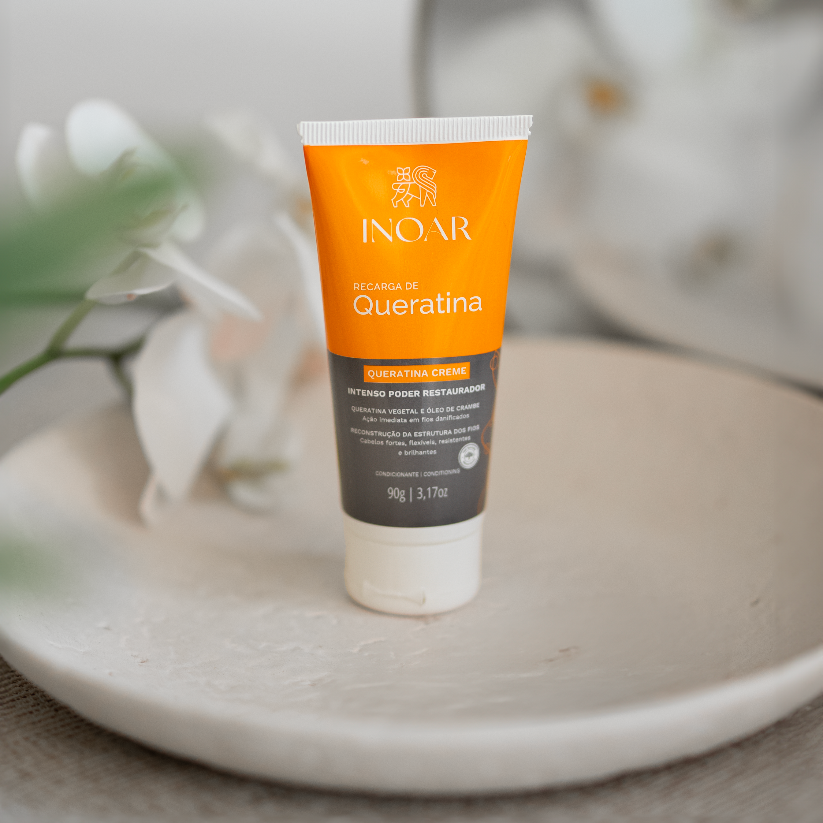 Hair reconstruction cream with hydrolyzed keratin and shea butter for frizz control